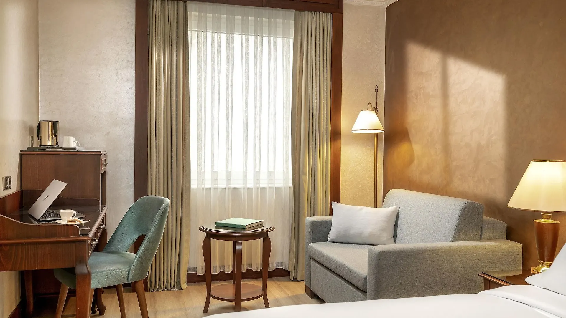 Occidental Taksim Hotel Istanbul 4*,