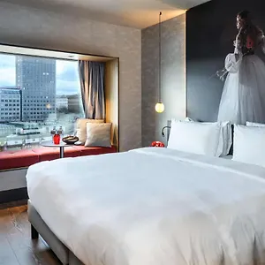 Otel Radisson Red Hotel, Viyana