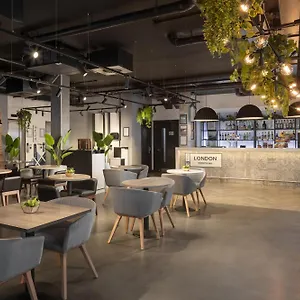 Отель Four Points Flex By Sheraton Shoreditch East